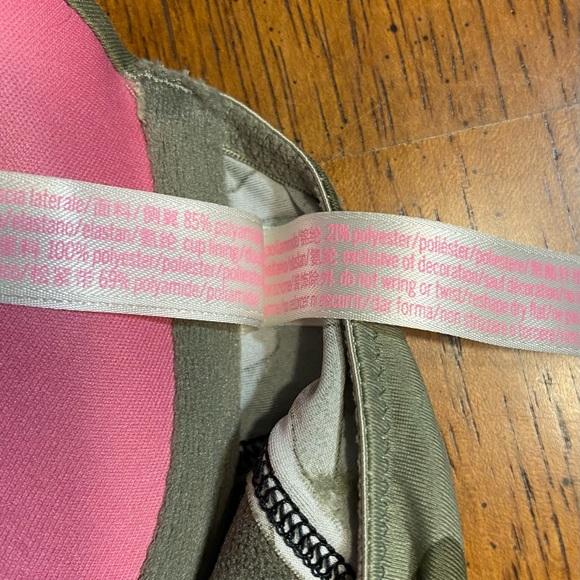 Camo bra by Pink by VS, front clasp. 34C underwire. Wear every push-up - Picture 5 of 13